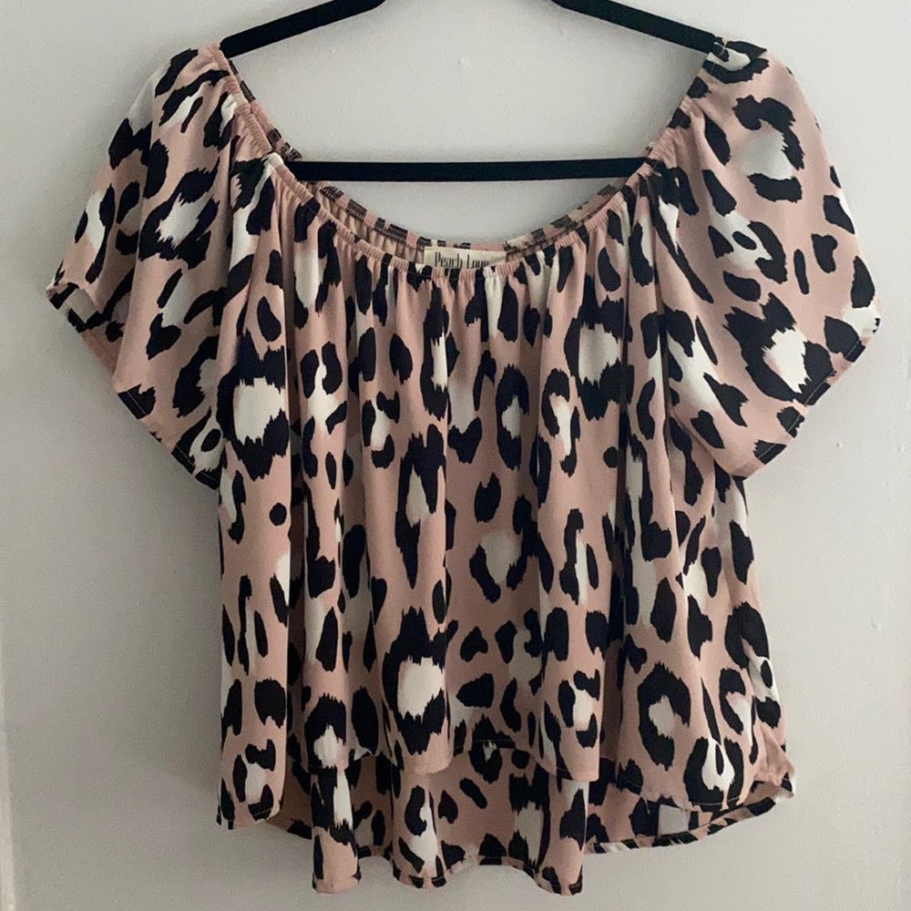 Peach Love California blush leopard crop blouse, L